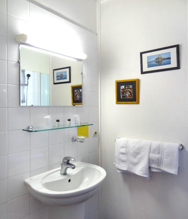 Hotel Des Carmes - รูออง ภายนอก รูปภาพ