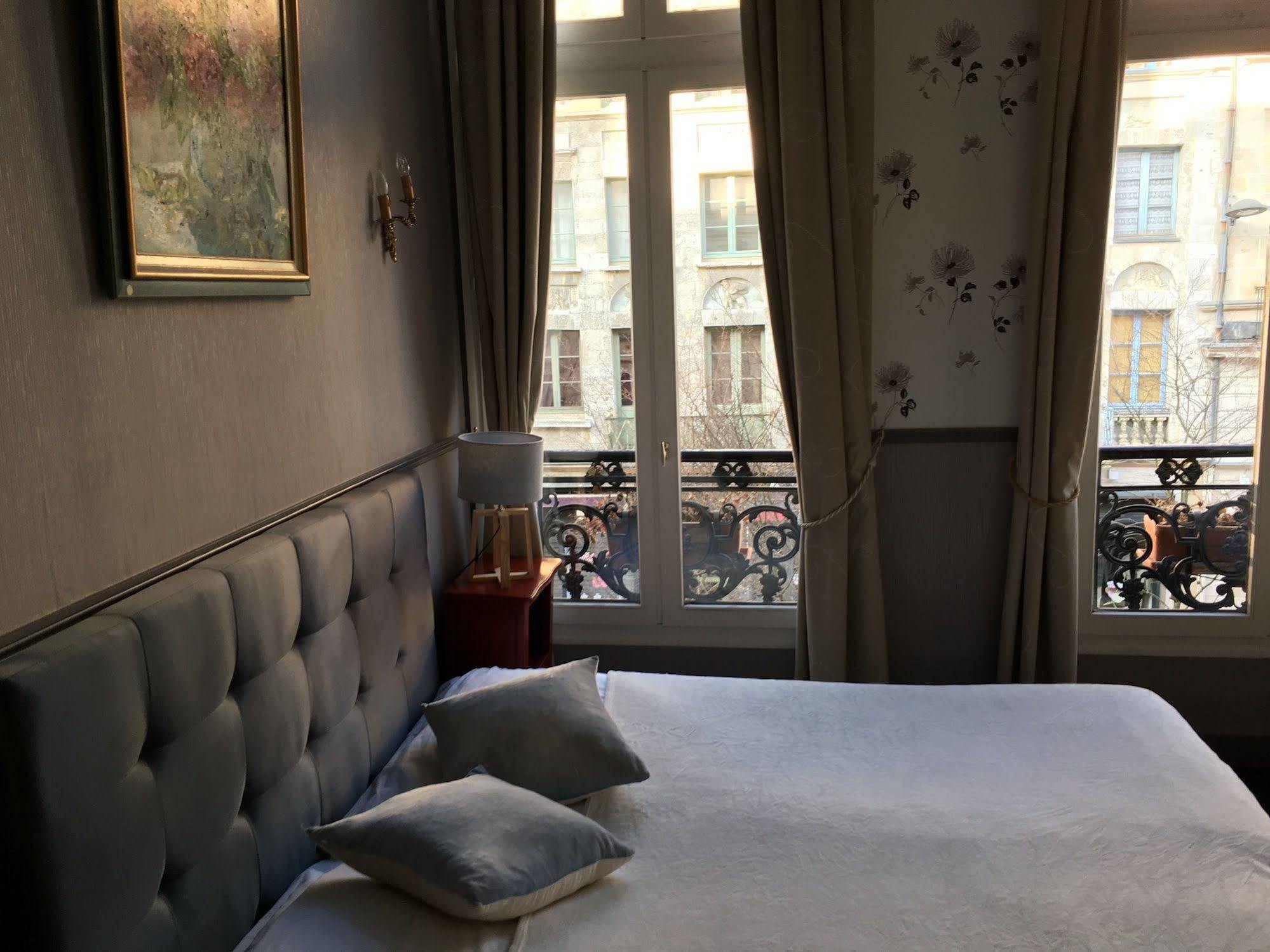 Hotel Des Carmes - รูออง ภายนอก รูปภาพ