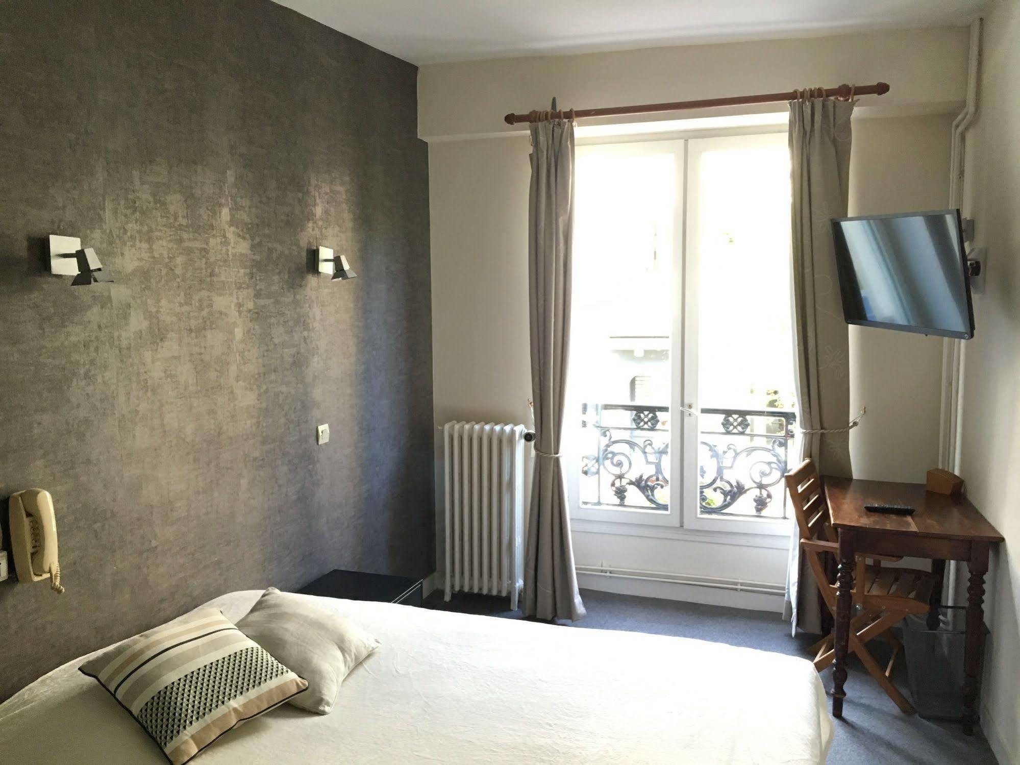 Hotel Des Carmes - รูออง ภายนอก รูปภาพ
