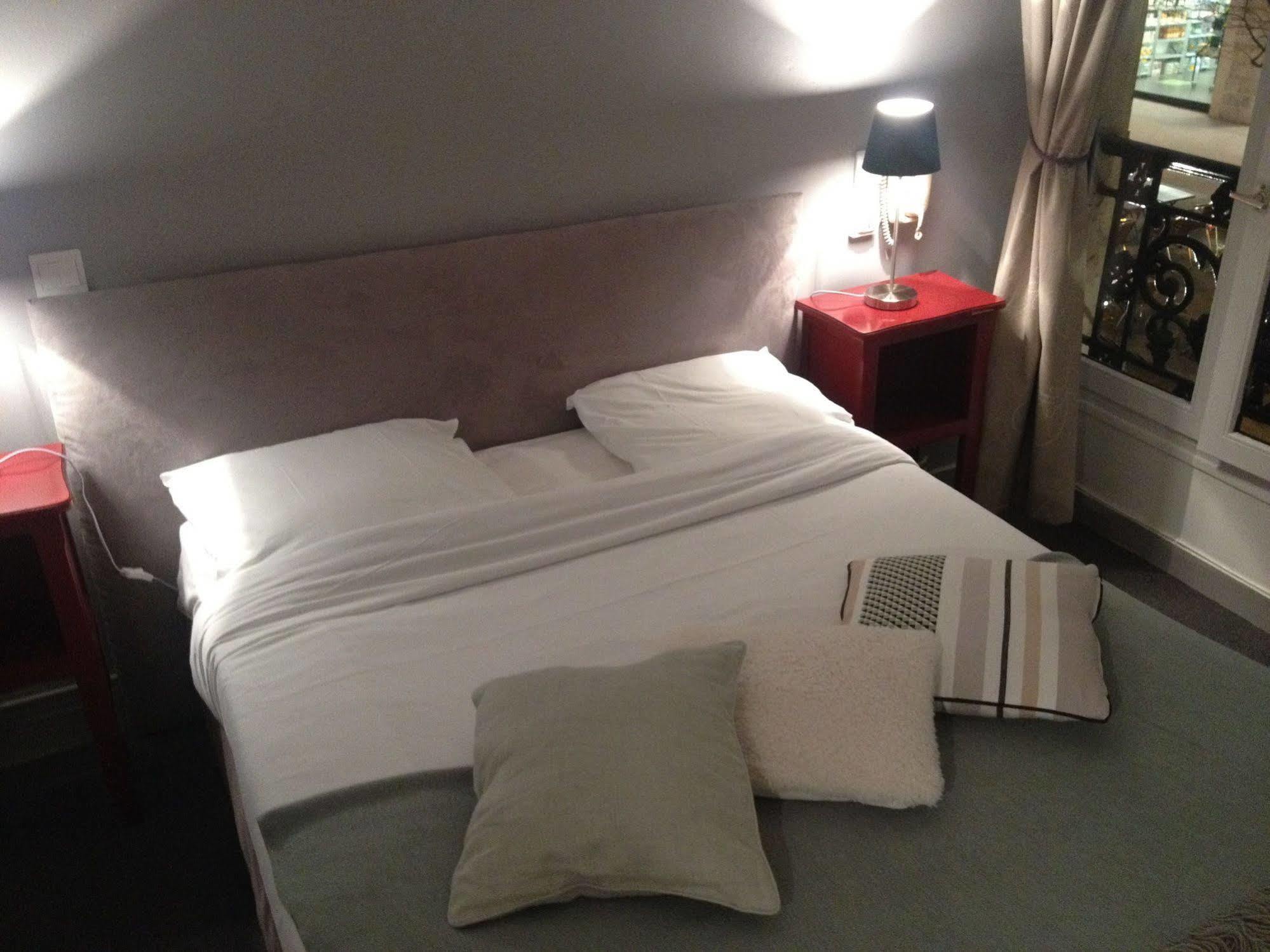 Hotel Des Carmes - รูออง ภายนอก รูปภาพ
